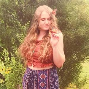 Meet your Posher, Adrianna